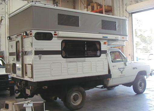 Flatbed truck camper
