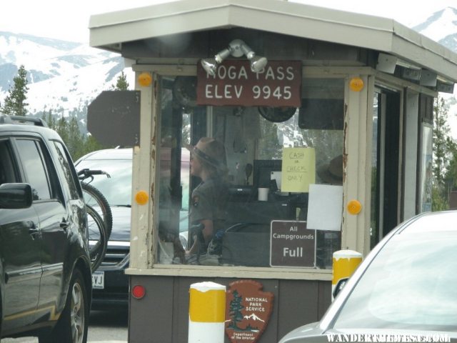 Tioga Pass entrance station